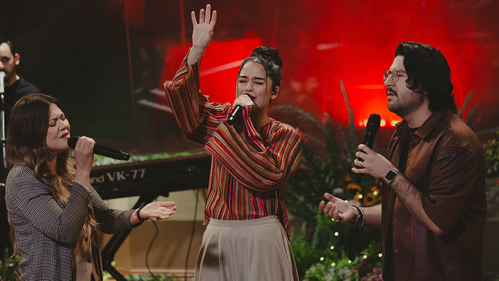 ¿Quién es Saraí Rivera? Una voz de adoración que florece en la música cristiana contemporánea 2 Entaconadas