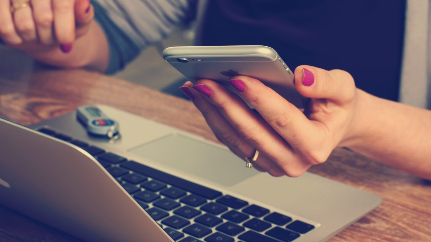 Vives lo que posteas La fachada de las redes sociales