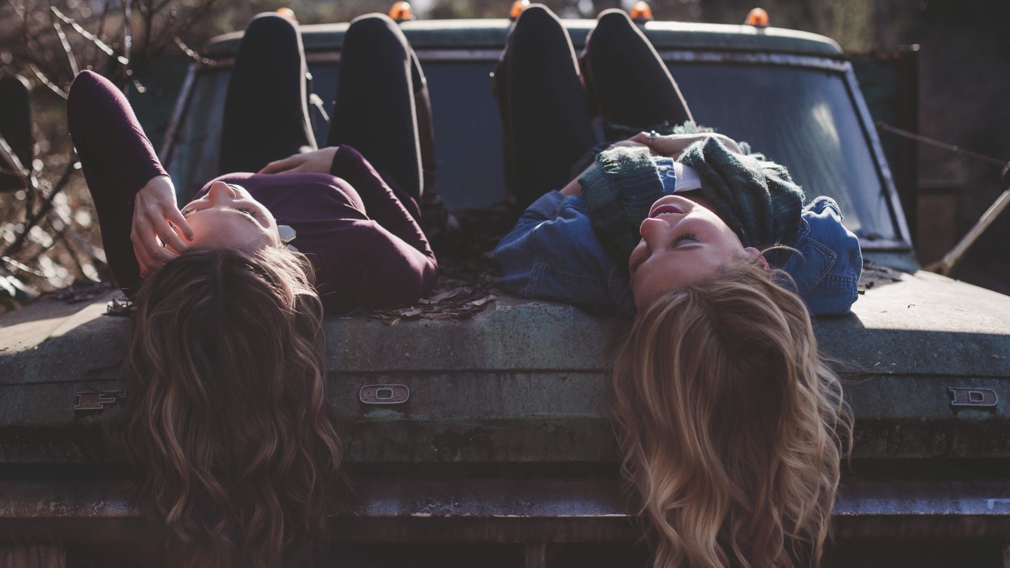relación de hermanas