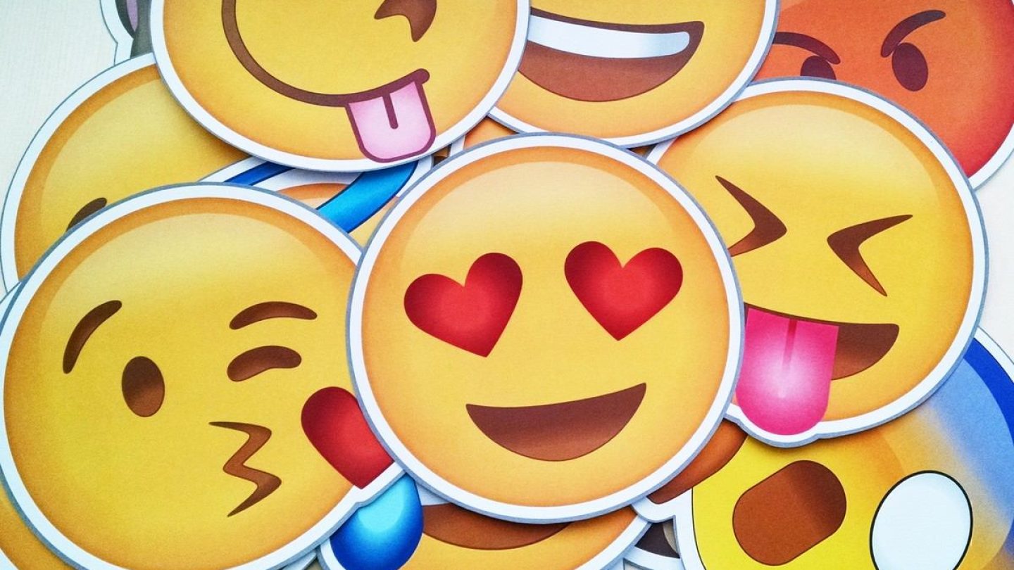 plaquinhas-emoji-whatsapp-casamentos-e-festas-kit-c20-itens-18247-MLB20152717562_082014-F